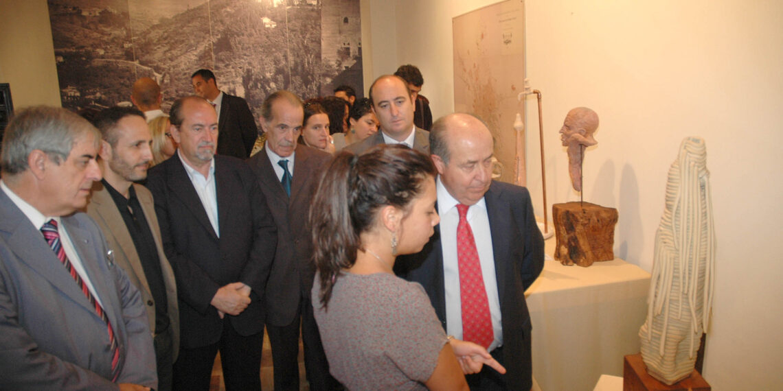 Exposición de terracotas en el Aljibe del Rey