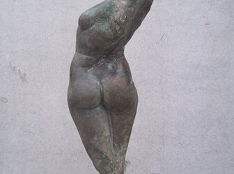 Sergio Vera Idoate gana II Concurso de escultura con “Nudus”, una venus de bronce