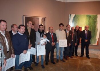 “Lluvia en la Catedral” de Emilio David Rodríguez gana el primer premio de pintura del VIII Concurso de Pintura de Fundación AguaGranada